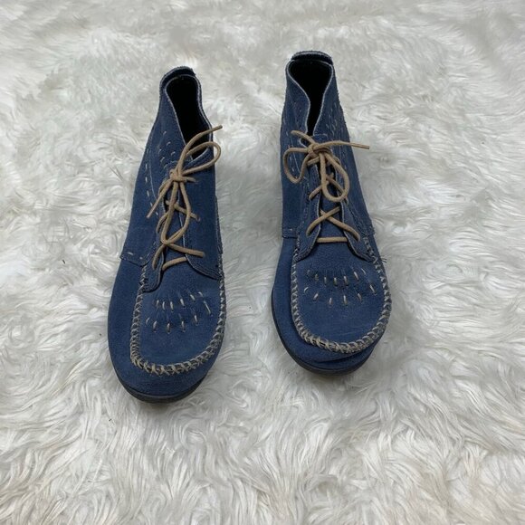 Minnetonka Chukka Moccasins – Size 10 – Blue Suede - Picture 4 of 7